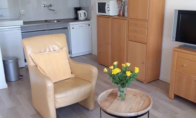 Westkapelle House | Comfortable Cozy Cottage for 2 to 4 people 200 from the beach.