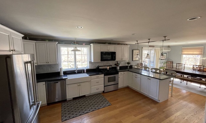 Edgartown House | Comfortable Edgartown Home-Pet Friendly. HOT TUB & POOL TABLE