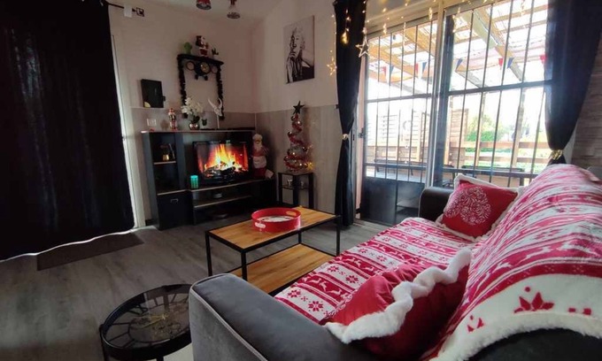 Carcassonne Villa | Comfortable gite well located bath/remous terrace enclosed garden dogs accepted!