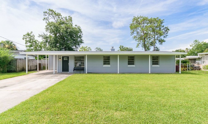 Sandalwood House | Comfortable Home in Great Location