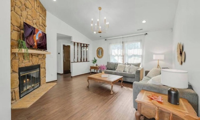 Southeast Raleigh House | Comfortable home in Raleigh w big fenced backyard