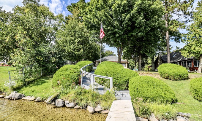 Cedar House | Comfortable Home on Lake Leelanau- Accommodates up to 13 guests