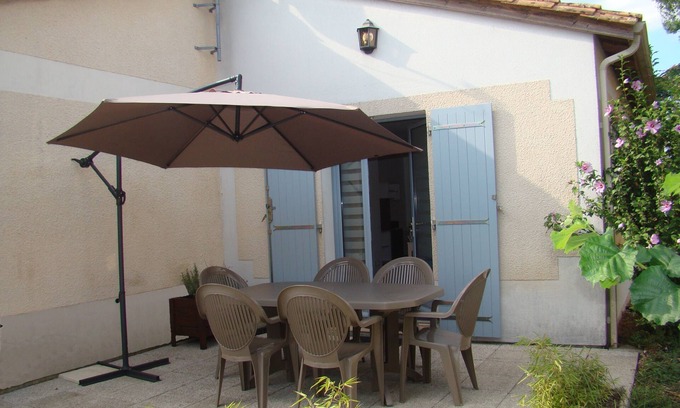 Lamonzie-Saint-Martin Apartment | Comfortable house with terrace in the purple Périgord