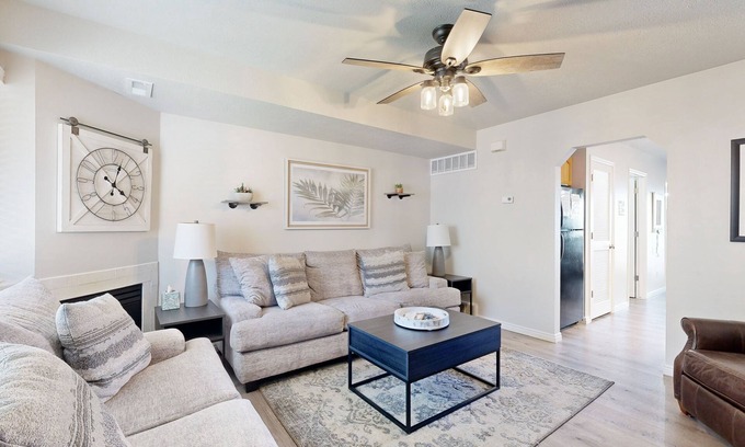 Harbor Village Condo | Comfortable lake-view getaway with central AC, WiFi, pool & hot tub