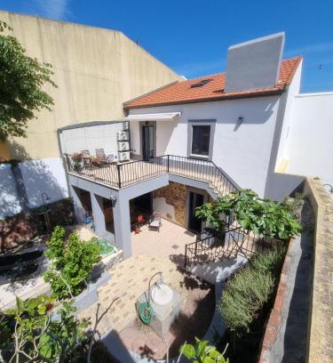 Figueira da Foz Villa | Comfortable rustic house with spacious garden near the beach