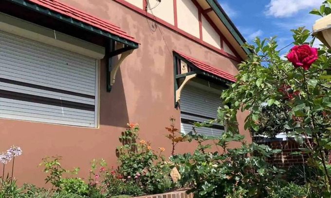 Croydon House | Comfortable spacey cottage, 7.5km to city centre.n