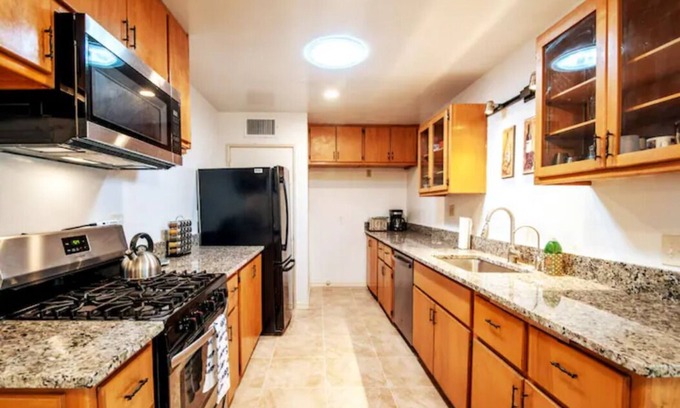 Tucson House | Comfortable Spacious Newly Renovated 3br-2ba House