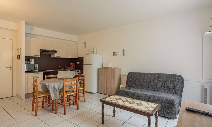 Cambo-les-Bains Apartment | Comfortable studio with garden and parking in Cambo-les-Bains