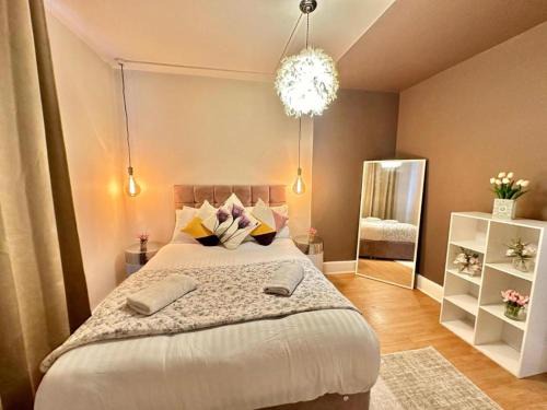 Kennington Apartment | Comfortable Three Bedroom Apartment