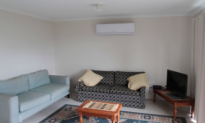 Malmsbury House | Comfortable Two Bedroom Home in Historic Malmsbury