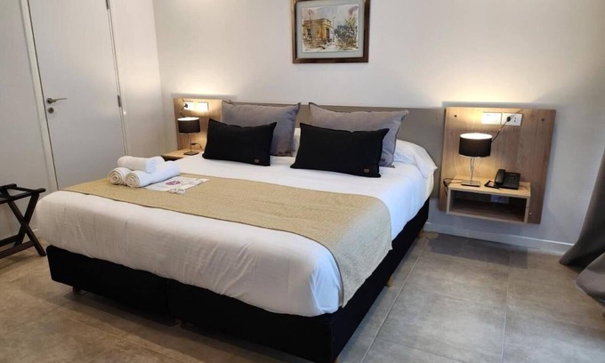 Rio Cuarto House | Comfortable Unit Near Plaza Alberdi With Breakfast Indoor And Outdoor Pools