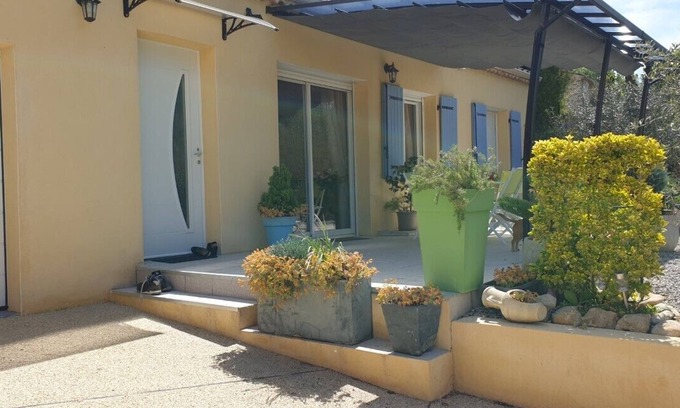 Entrechaux Villa | Comfortable villa, 300 m from shops, 5 kms from Vaison la romaine