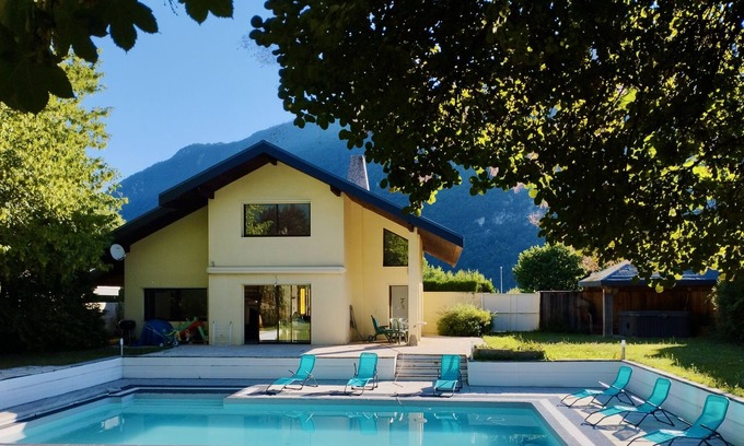Doussard Villa | Comfortable villa near lake, swimming pool and jacuzzi
