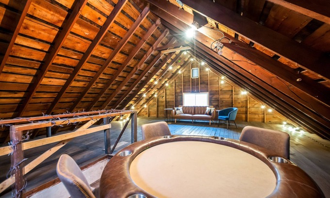 Lansing House | Comfortably Composed