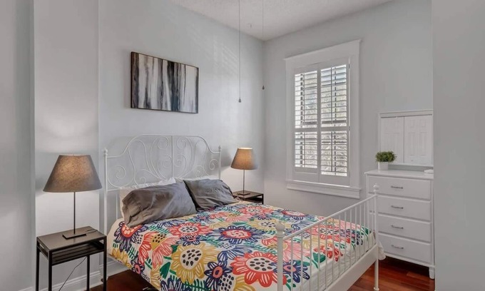 Springfield Apartment | Comfy 2 BR apt with bunk beds - very pet friendly!