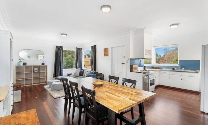 Mosman Park House | Comfy 60's era 3 Bedroom Entire home