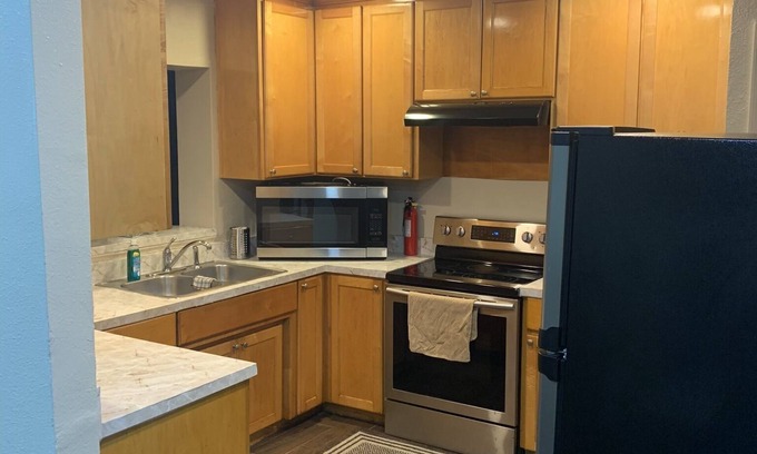 Tallahassee House | Comfy and Spacious Meridian Park home