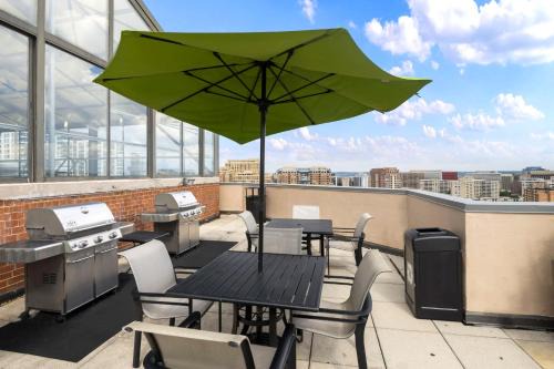 Pentagon City Apartment | Comfy Apt All-In Like Home!