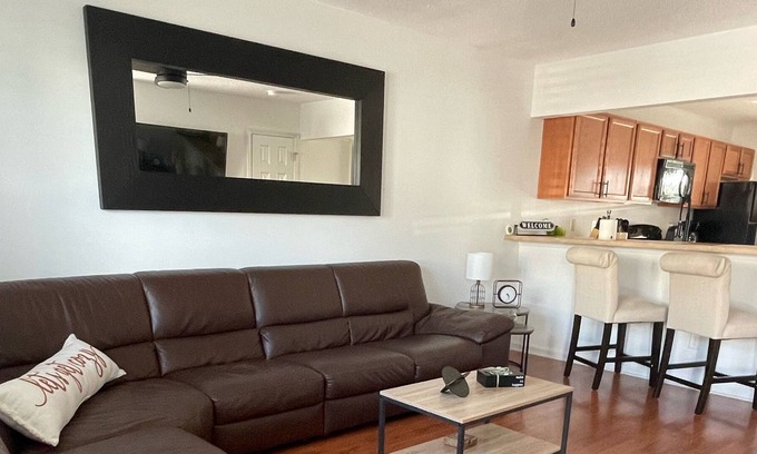 Westgate House | Comfy & Charming 2 master bedroom townhouse