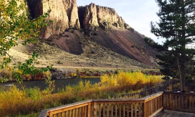 Salmon Cabin | Comfy, charming cabin on the Salmon River a few miles from Gold Bug Hot Springs