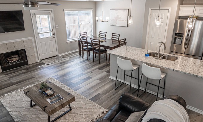 Alden Bridge House | 💎 Comfy Three Bedroom Condo 💎