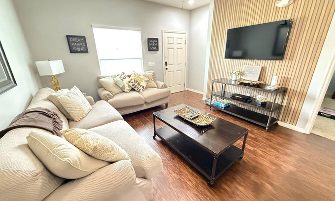 West Kissimmee House | Comfy Villa 3BR Near Disney & Parks