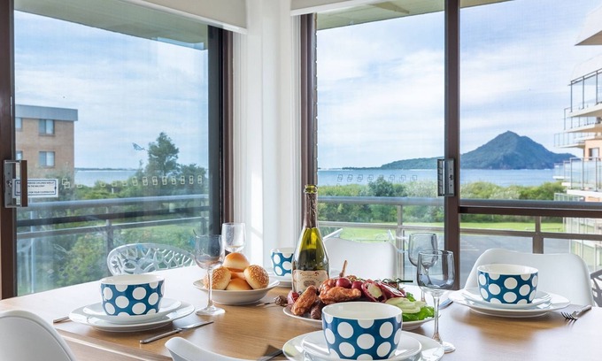 Nelson Bay Apartment | Commodore 3, 6 Intrepid Close - the heart of Little Beach
