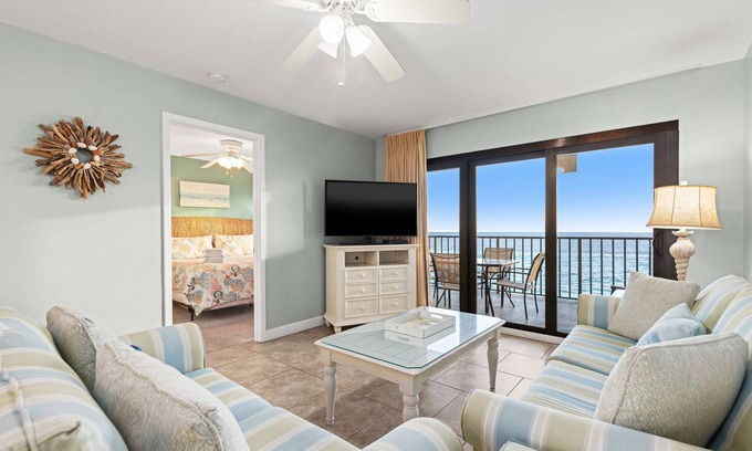 Lower Grand Lagoon Condo | Commodore 702 – 1BR Beachfront Condo with Balcony and Amazing Views