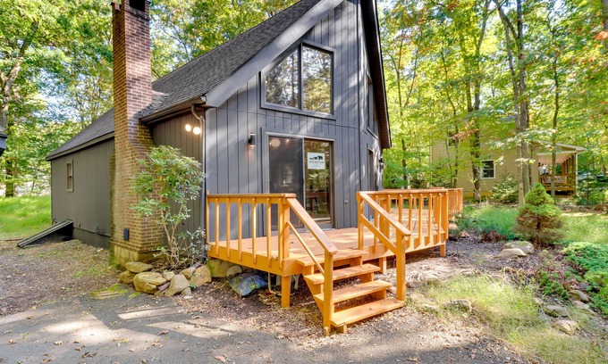 Albrightsville Cabin | Community Beach Access: Modern Poconos Cabin!
