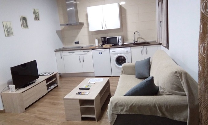 Toledo City Center Apartment | COMPLETELY RENOVATED HOUSE WITH FREE WIFI