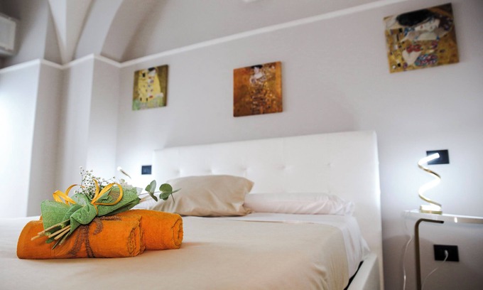 Triggiano House | Completely renovated period house located in the historic center of the city