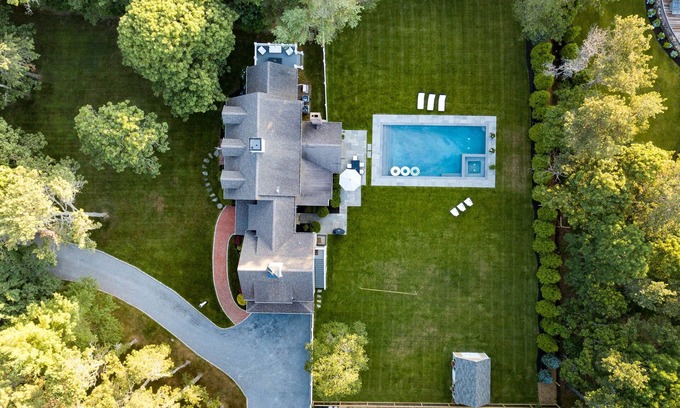 Katama House | COMPLETELY RENOVATED HOME WITH HEATED POOL & SPA + ACCESS TO KATAMA BAY