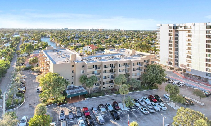 Lauderdale-by-the-Sea Condo | Condo 1 min from the beach with nice balcony with great sunsets