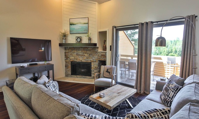 Harbor Springs Condo | Condo #4 - 3 Bedroom, 2.5 Baths Trout Creek - Sleeps 9