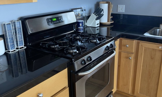 Five Oaks Condo | Condo close to Nike and Intel