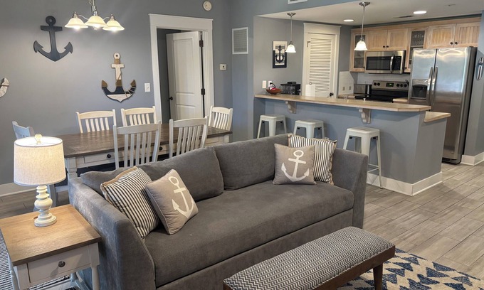 Baytowne Wharf Resort | Condo in Pilot House - Steps From Baytowne Wharf - w/6-Seater Golf Cart