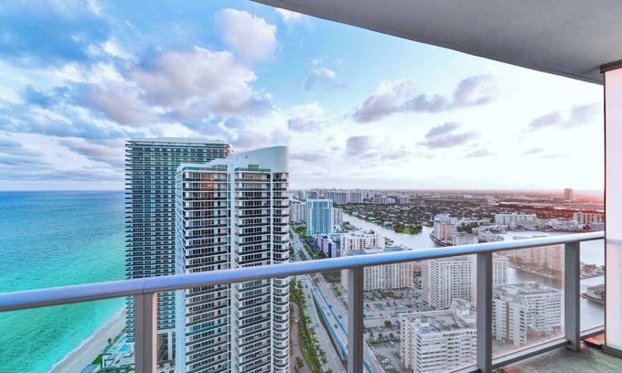 Hollywood South Central Beach Apartment | Condo on 37th Floor! The Beach Awaits For You