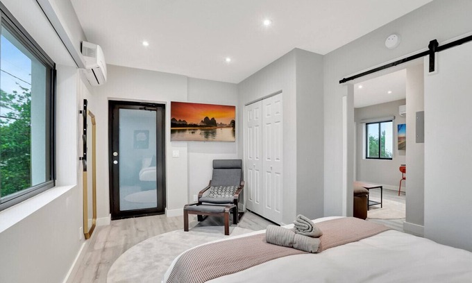 Central Beach Apartment | Condo Right off Las Olas - Steps to FTL Beach #1A
