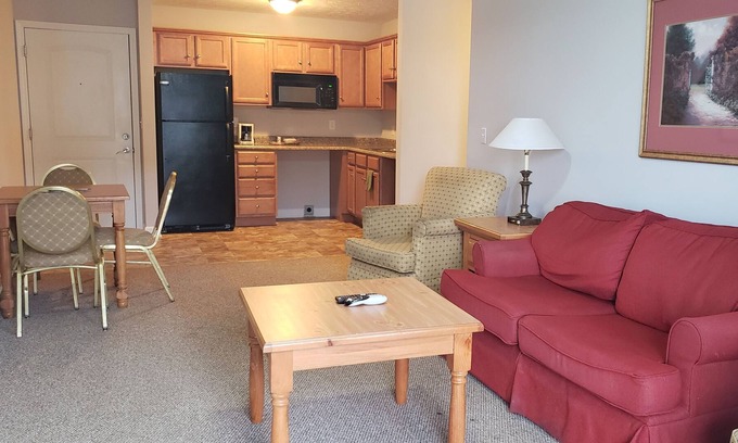 Georgetown Condo | Condo unit #4 on Longview Golf Club