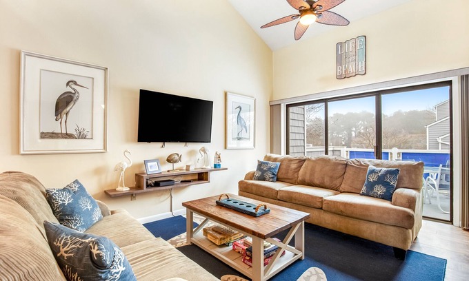 Fenwick Island Condo | Condo with central AC, private W/D & free WiFi - shared pool