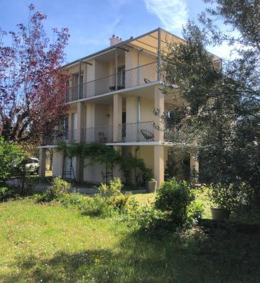 Condrieu Apartment | Condrieu idéal pour découvrir le Pilât parking voiture vélo inclus