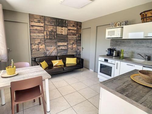 Condrieu Apartment | Condrieu, le Châtillon au cœur du vignoble belle vue sur vallée du Rhône