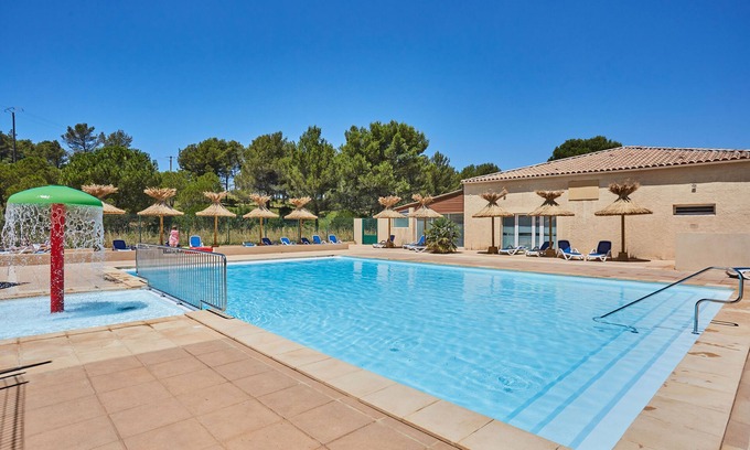 Carnoux-en-Provence Ski Chalet | Confortable | Accès Piscine Extérieure