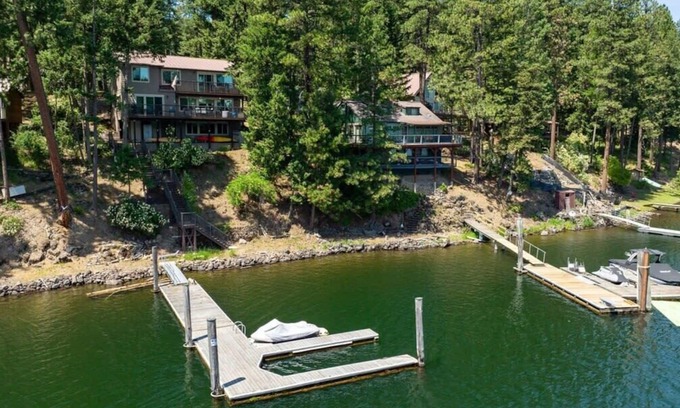 Worley House | Conkling Bay Escape | Fantastic Lakefront Home
