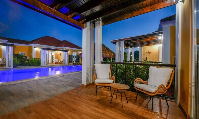 Santa Cruz House | Connect with nature through a mix of luxurious and striking details.