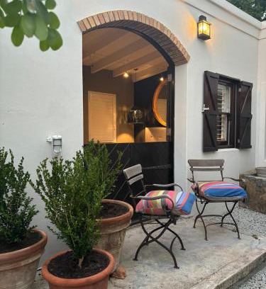 Alphen Apartment | Constantia Calm