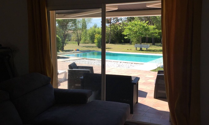 Saint-Jean-de-Cornies Villa | contemporary villa with swimming pool 10x5