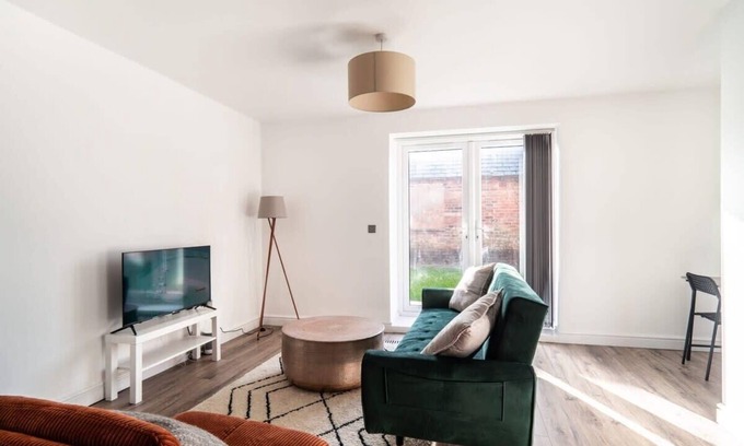 Crosby Apartment | Contemporary 2 Bed Apartment in Waterloo Liverpool