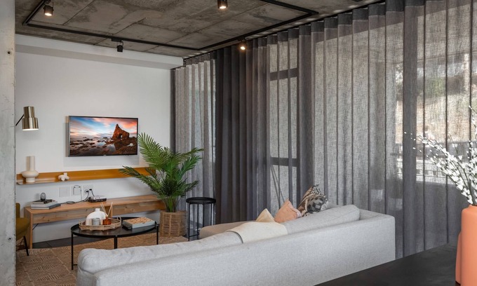 Schotsche Kloof Apartment | Contemporary 3-Bedroom in Bo-Kaap | Views and Pool