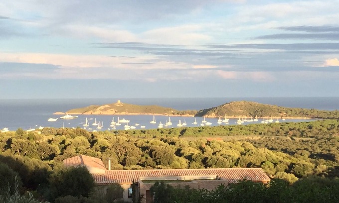 Pinarellu Villa | Contemporary 5-bedroom villa with magnificent sea view of the Genoese tower.